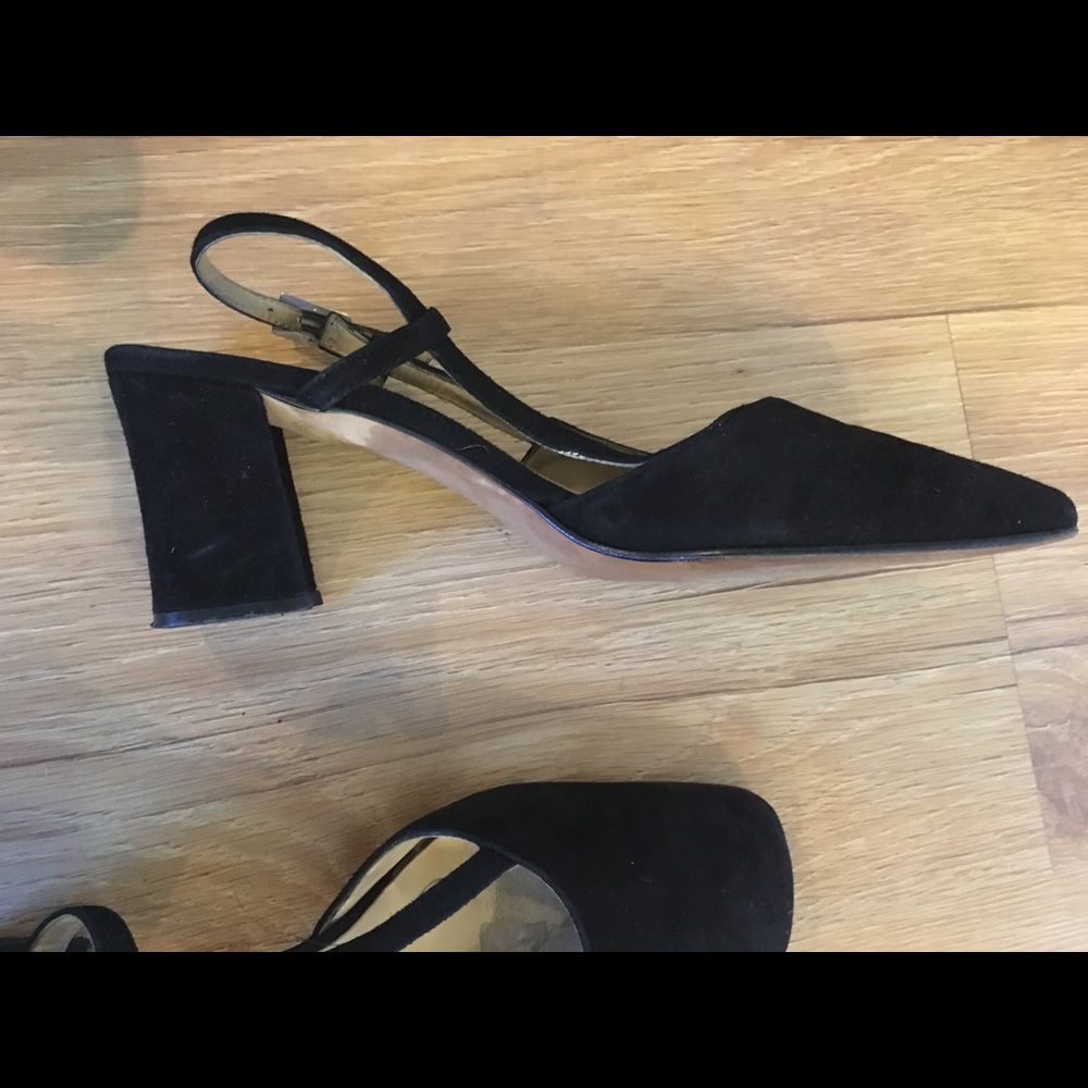 Suede shoes. - Picture 2 of 4